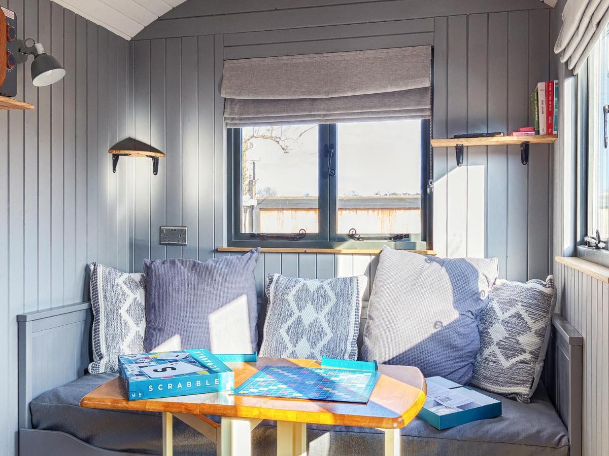 Pass The Keys Whitstable Shepherds Hut Minutes From The Harbour Bagian luar foto